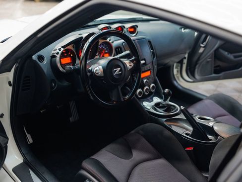 Used 2013 Nissan 370Z NISMO w/ Bose Pkg image 26