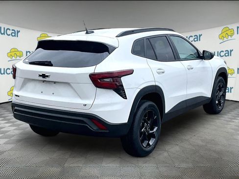 New 2026 Chevrolet Trax LT w/ Midnight Edition FWD image 7