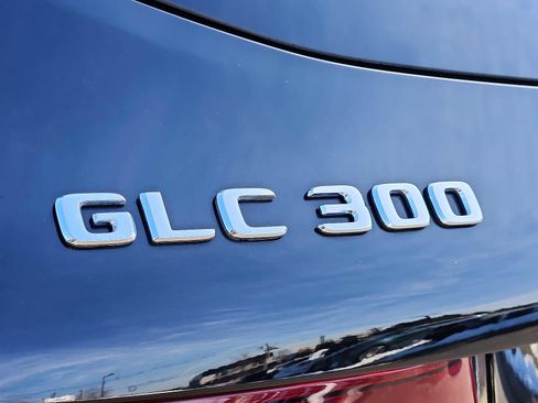 Used 2021 Mercedes-Benz GLC 300 4MATIC image 27