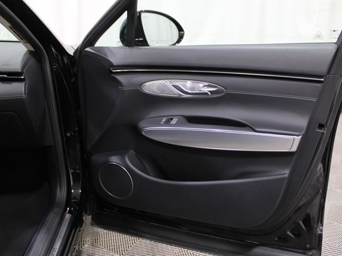 Used 2024 Genesis GV70 2.5T w/ Select Package image 29