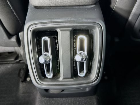 Used 2023 Volvo XC40 B5 Plus w/ Protection Package Premier AWD/4WD image 27