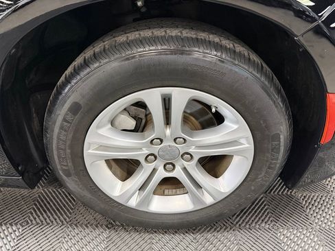 Used 2022 Dodge Charger SXT RWD image 18