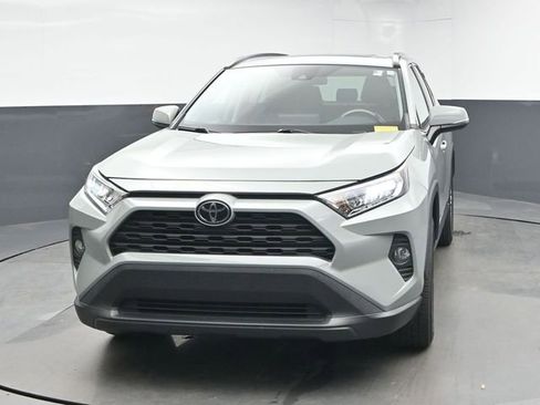 Used 2021 Toyota RAV4 XLE Premium image 3