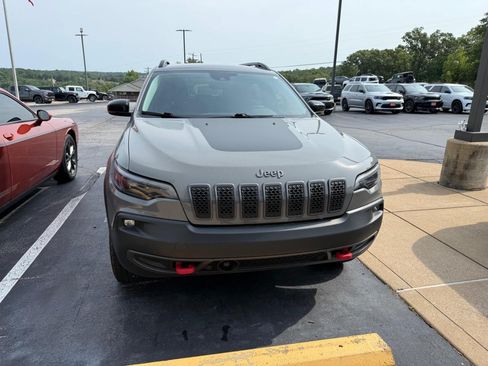 Used 2022 Jeep Cherokee Trailhawk AWD/4WD image 3
