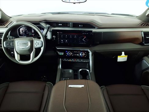 New 2026 GMC Sierra 3500 Denali w/ Denali Reserve Package image 10