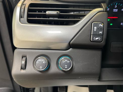 Used 2017 Chevrolet Tahoe LT image 19