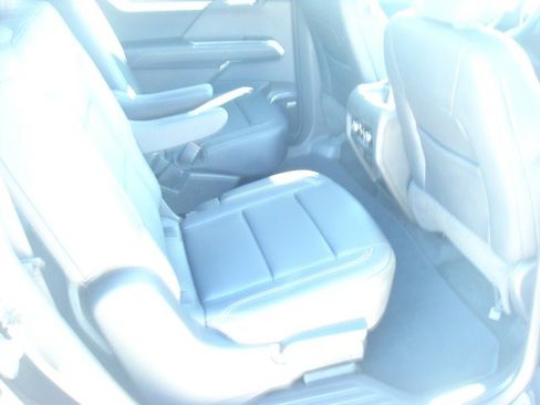 Used 2025 GMC Acadia Elevation w/ Elevation Premium Package FWD image 24