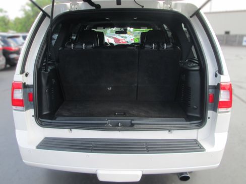 Used 2015 Lincoln Navigator Luxury image 8