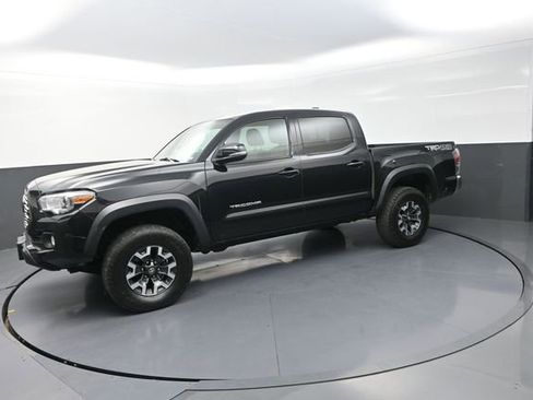 Used 2021 Toyota Tacoma TRD Off-Road AWD/4WD image 41