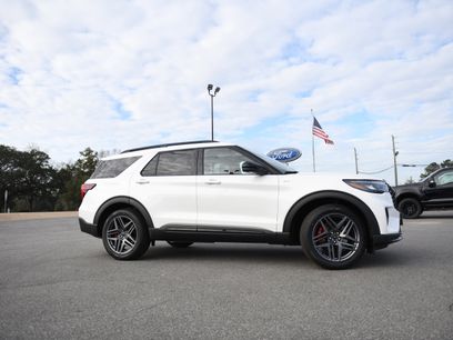 New 2026 Ford Explorer ST-Line w/ ST-Line Street Pack