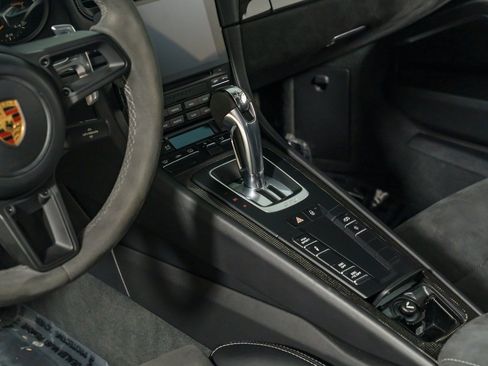 Used 2018 Porsche 911 GT3 RWD image 19