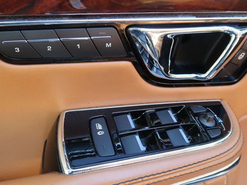 Used 2017 Jaguar XJ L Portfolio image 28