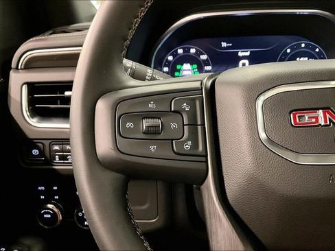 Used 2023 GMC Yukon AT4 w/ Technology Package AWD/4WD image 24