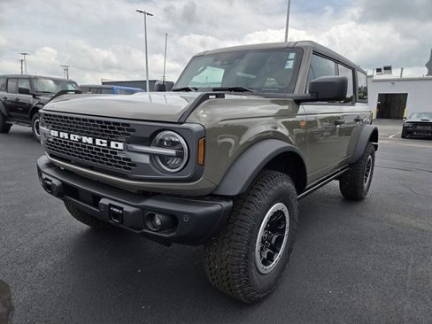 New 2026 Ford Bronco Badlands AWD/4WD image 3