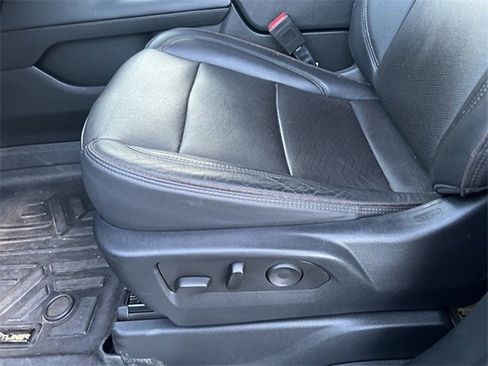 Used 2023 Chevrolet Tahoe High Country image 5