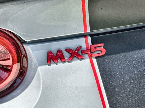 Used 2024 MAZDA MX-5 Miata RF Grand Touring RWD image 14