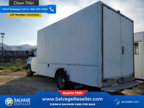 Used 2018 Chevrolet Express 3500 w/ Power Convenience Package RWD image 3