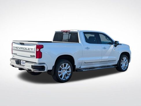 Used 2023 Chevrolet Silverado 1500 High Country w/ High Country Premium Package AWD/4WD image 3