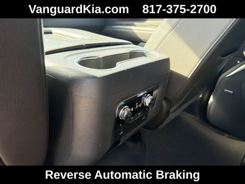 Used 2022 GMC Yukon XL Denali w/ Denali Premium Package AWD/4WD image 26