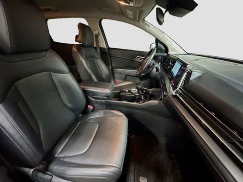 Used 2023 Kia Sportage EX image 31