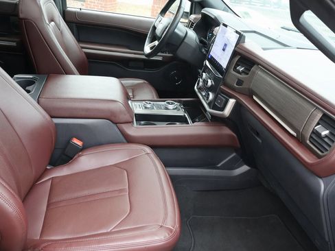 Used 2024 Ford Expedition Max Limited image 13