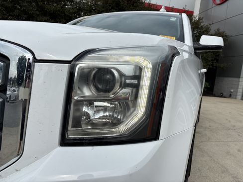 Used 2019 GMC Yukon XL SLT AWD/4WD image 13