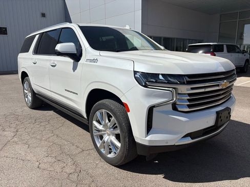 Used 2023 Chevrolet Suburban High Country image 6
