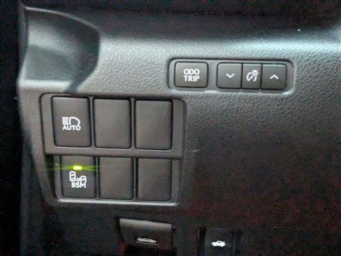 Used 2017 Lexus IS 350 F Sport w/ F Sport Package image 12