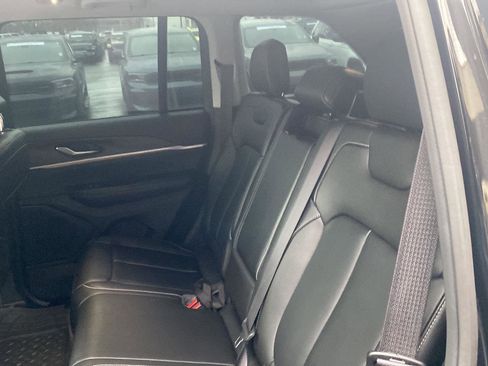 Certified 2023 Jeep Grand Cherokee Limited image 10