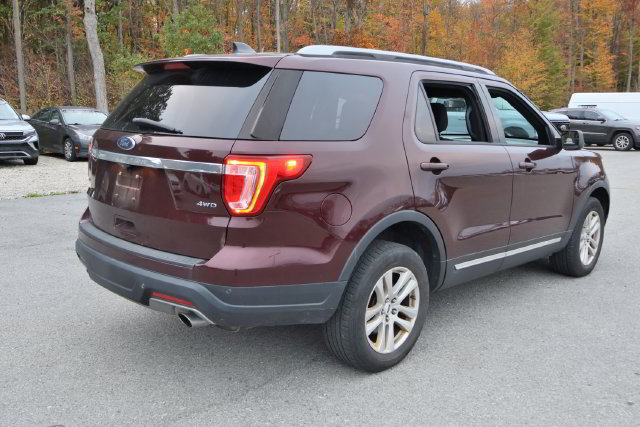 Used 2018 Ford Explorer XLT AWD/4WD image 6