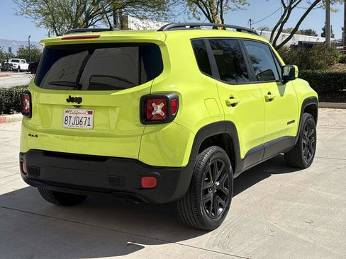 Used 2017 Jeep Renegade Altitude image 3