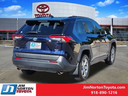 Used 2022 Toyota RAV4 XLE AWD/4WD image 6