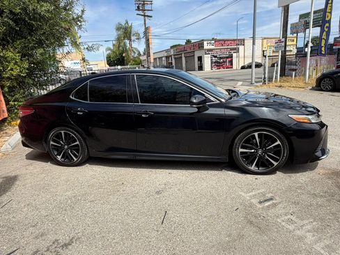Used 2018 Toyota Camry XSE FWD image 4