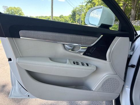 Used 2023 Volvo V90 B6 Cross Country Plus w/ Climate Package AWD/4WD image 40