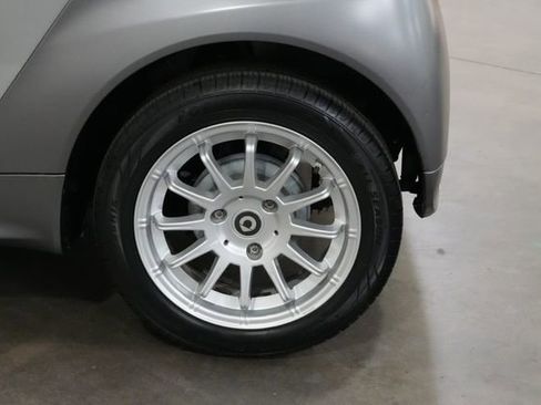 Used 2013 smart fortwo passion image 10