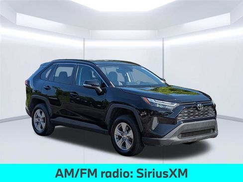Used 2022 Toyota RAV4 XLE FWD image 10