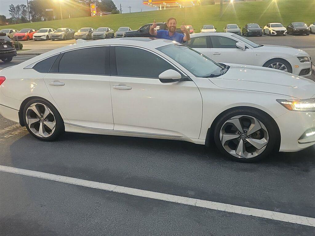 Used 2018 Honda Accord Touring image 7
