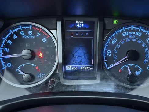 Used 2022 Toyota Tacoma TRD Sport w/ Technology Package image 24