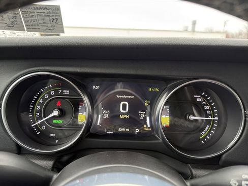 Used 2023 Jeep Wrangler Unlimited Sahara w/ Cold Weather Group AWD/4WD image 23