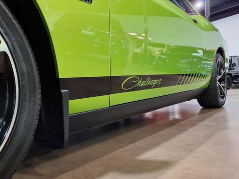 Used 2011 Dodge Challenger SRT8 w/ Green w/Envy Group image 10