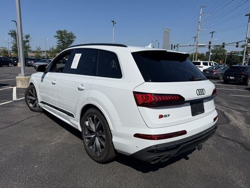 Used 2023 Audi SQ7 Prestige w/ Prestige Package AWD/4WD image 3
