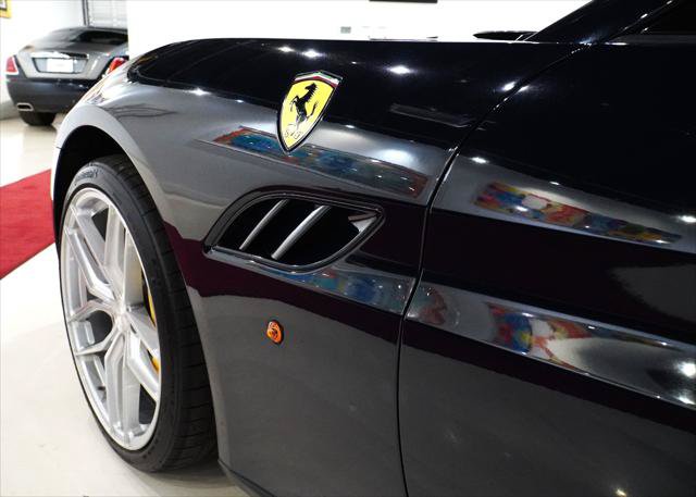 Used 2012 Ferrari California RWD image 22