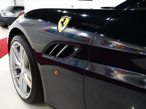 Used 2012 Ferrari California image 22