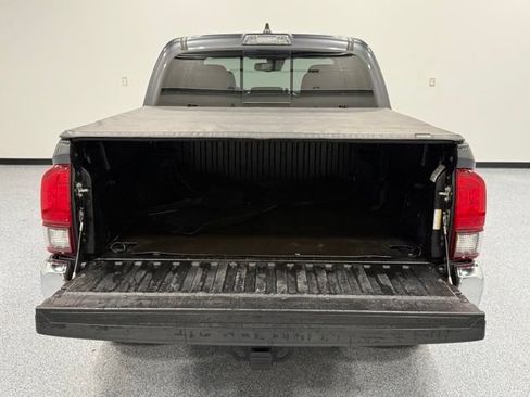 Used 2021 Toyota Tacoma SR5 RWD image 12