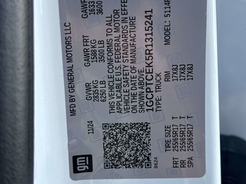 Used 2024 Chevrolet Colorado LT w/ LT Convenience Package III image 27