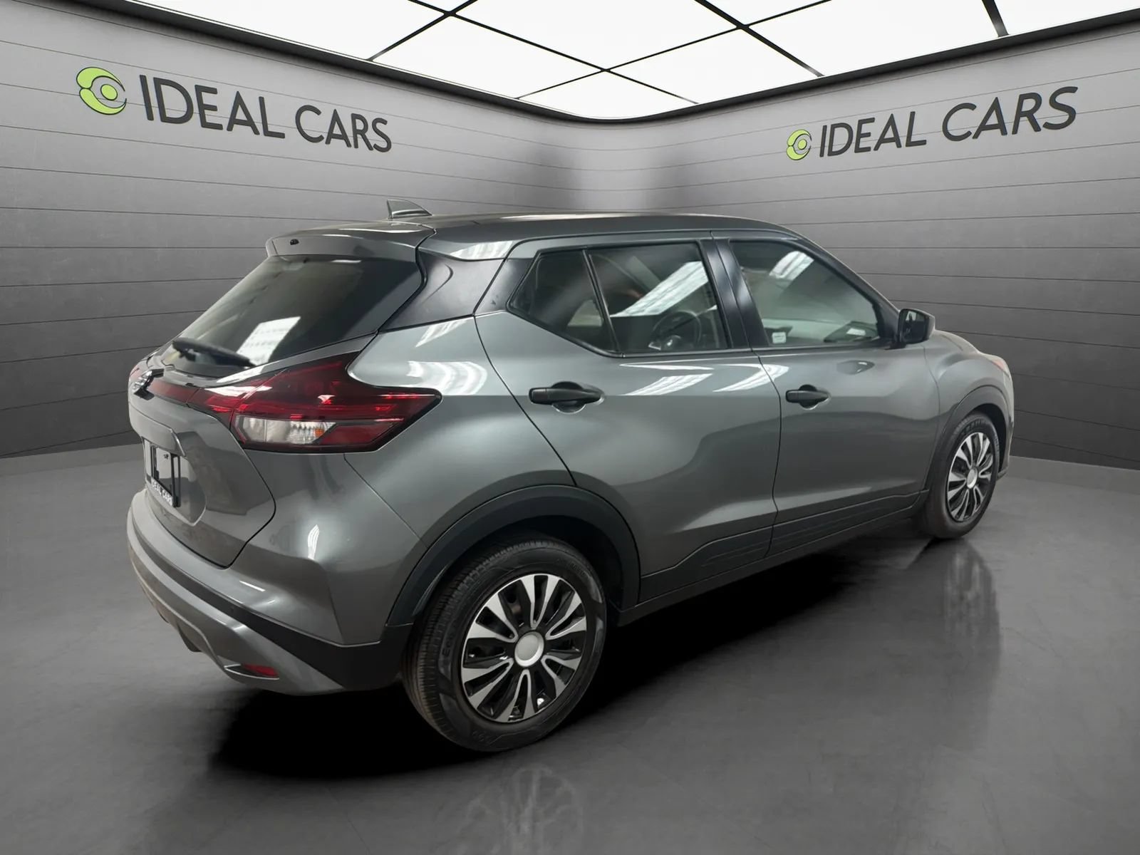 Used 2021 Nissan Kicks S FWD image 5