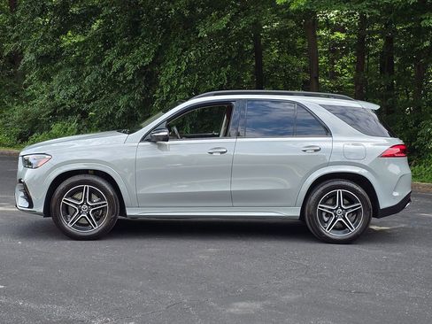 Used 2024 Mercedes-Benz GLE 450e 4MATIC image 3