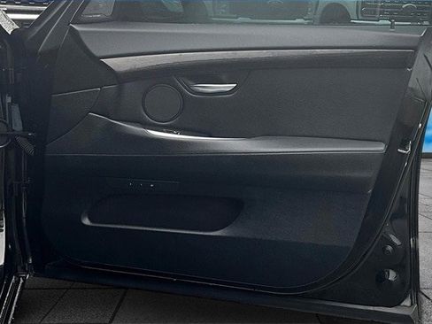 Used 2017 BMW 535i Gran Turismo image 22