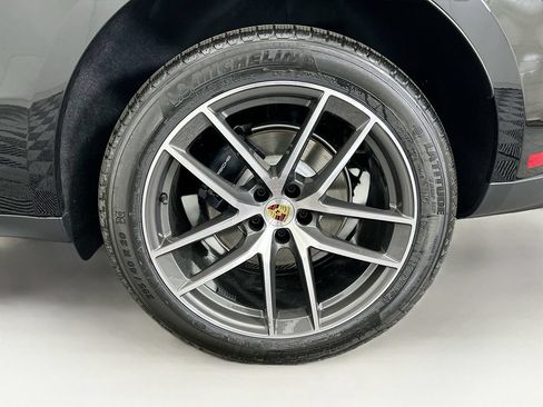 Used 2026 Porsche Macan AWD/4WD image 32