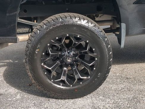 Used 2025 Chevrolet Silverado 1500 LT image 11